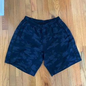 Lululemon men camp shorts